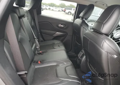 2019 Jeep Cherokee Latitude Plus z USA, uszkodzony, nr VIN 1C4PJMLX8KD483745